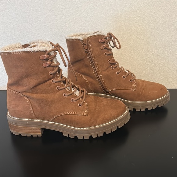 Universal Thread Sherpa Lace-Up Boots - Picture 2 of 6